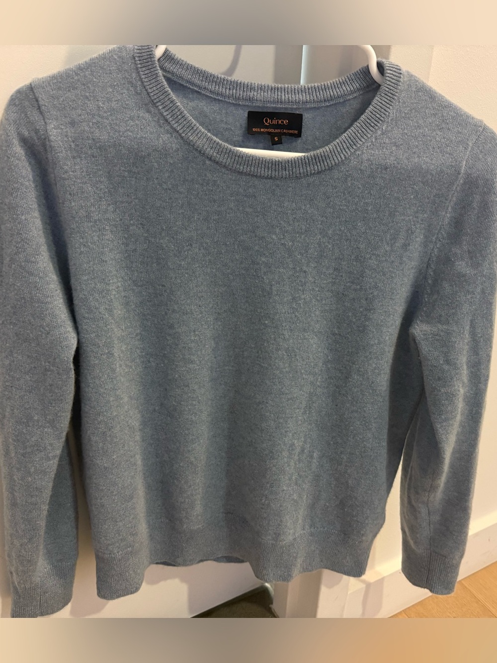 Quince women’s Pale Blue Cashmere Crewneck Sweater size S